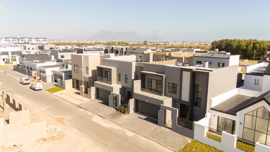 4 Bedroom Property for Sale in Sandown Western Cape